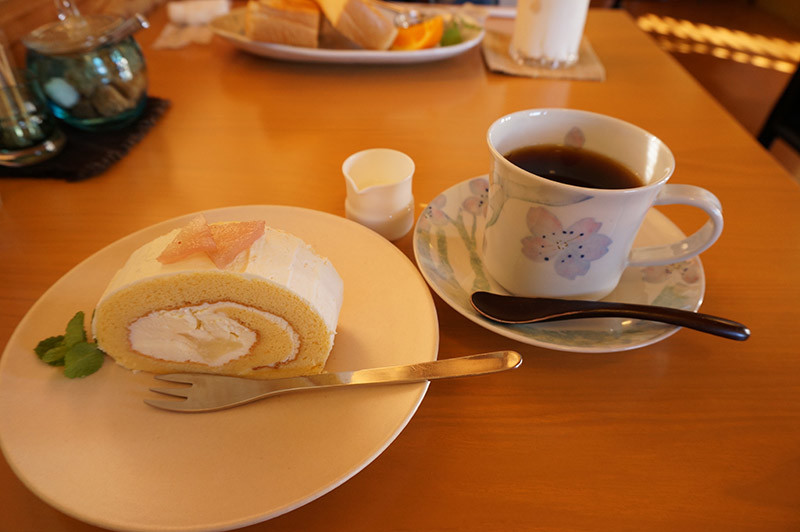 和カフェ 珈木(かぼく)のケーキセットとコーヒー