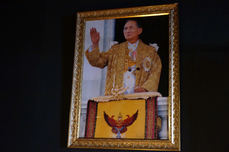 アジアンダイニング chang (チャン)に飾られたタイ国王の写真