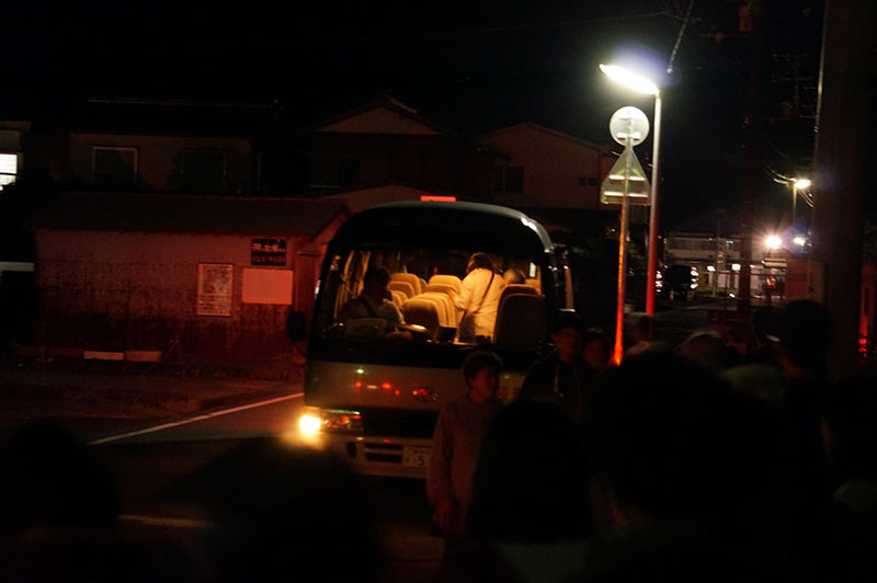 津野町 棚田キャンドルまつりは駐車場からシャトルバスで移動